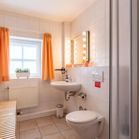 Appartamento Suederpiep - 4 Individuelle Nahe Suedstrand Moewe - Stilvolle Maisonette Fuer Bis Zu 4 Personen Böhl
