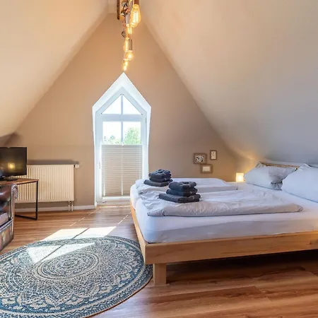 Suederpiep - 4 Individuelle Nahe Suedstrand Moewe - Stilvolle Maisonette Fuer Bis Zu 4 Personen * Böhl